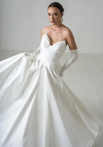 Freda Bennet Wedding Dresses Saskia #0 default Ivory thumbnail