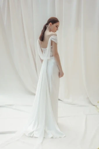 Divine Atelier Biagia #1 default Ivory thumbnail