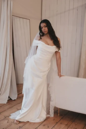 Divine Atelier Sara Top / Myra skirt / Button back #1 Ivory thumbnail