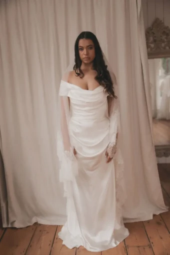 Divine Atelier Sara Top / Myra skirt / Button back #0 default Ivory thumbnail