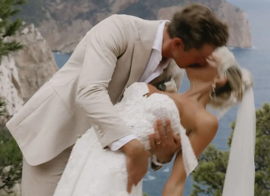 April & Alasdair. Mobile Image