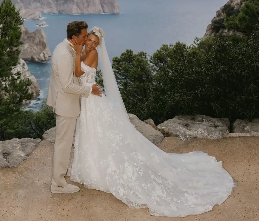 April & Alasdair. Mobile Image