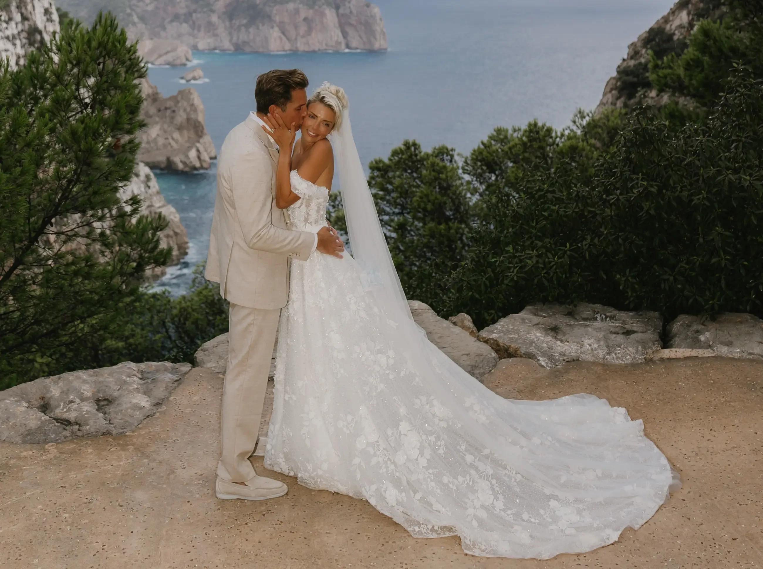 April & Alasdair. Desktop Image